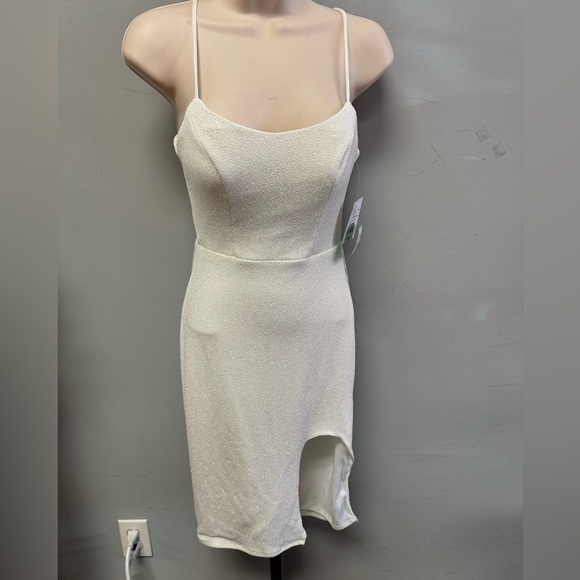 City Triangles Formal Dress white & Silver Sparkle NWT 1JR Has Flaw - Picture 1 of 6